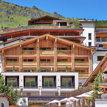 Hotel Berghof Crystal Spa & Sports Тукс Екстериор снимка