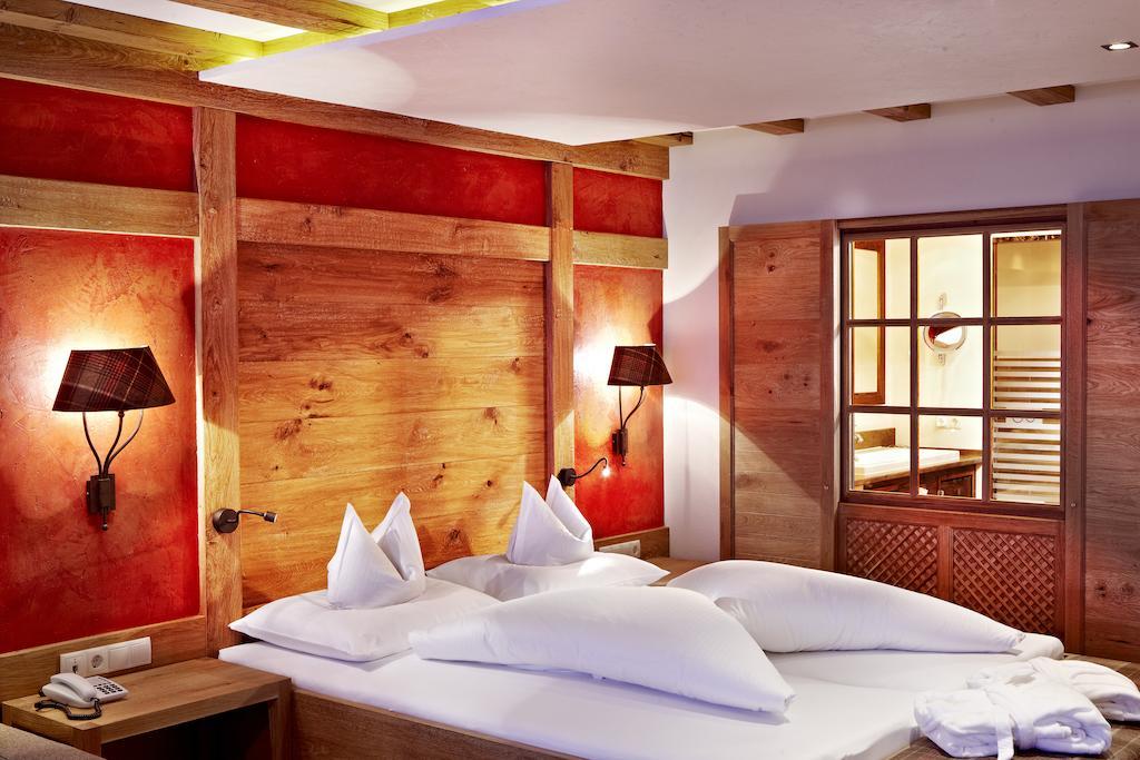 Hotel Berghof Crystal Spa & Sports Тукс Екстериор снимка